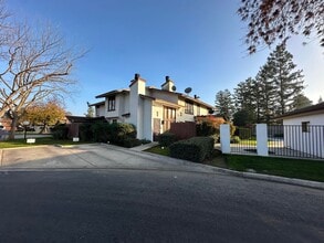 5431 W Judy Ave in Visalia, CA - Foto de edificio - Building Photo