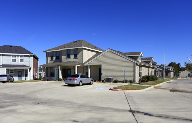 Pointe North in Beaumont, TX - Foto de edificio - Building Photo