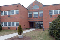 West House in Middletown, RI - Foto de edificio - Building Photo