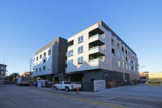 Ace 121 Apartments in Glendale, CA - Foto de edificio - Building Photo