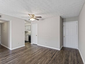 Stratford Village in Montgomery, AL - Foto de edificio - Building Photo