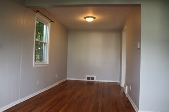 102 Federal St in West Hartford, CT - Building Photo - Building Photo