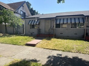817-823 N Monroe St in Stockton, CA - Building Photo - Building Photo