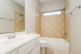 13605 Falcon Ct in Montgomery, TX - Building Photo