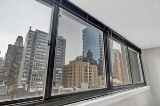 30 E Division St, Unit 7E in Chicago, IL - Foto de edificio - Building Photo