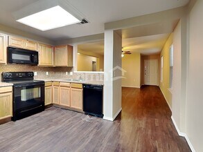 6733 Doyal Dr in Austin, TX - Building Photo - Building Photo