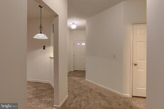 712 Creekside Dr in Hummelstown, PA - Building Photo - Building Photo