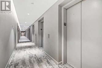 161-1161 Roehampton Ave in Toronto, ON - Building Photo - Building Photo