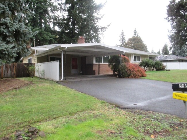 505 Brighton Ave in Oregon City, OR - Building Photo - Building Photo