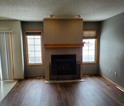 2520 Eagle Point Ct in Des Moines, IA - Foto de edificio - Building Photo