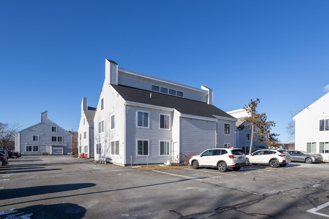 Harbor Place Condominium in South Portland, ME - Building Photo - Building Photo