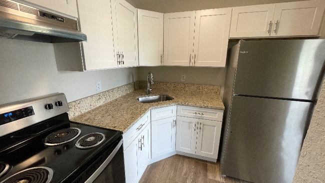 3570 Montante Blvd in Palm Springs, FL - Building Photo - Building Photo