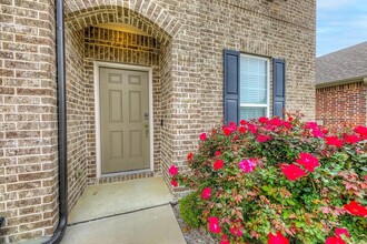 2401 Olivia Ln, Unit 6 in Little Elm, TX - Foto de edificio - Building Photo