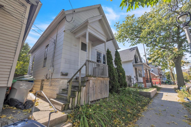 property at 1125 E Clarke St