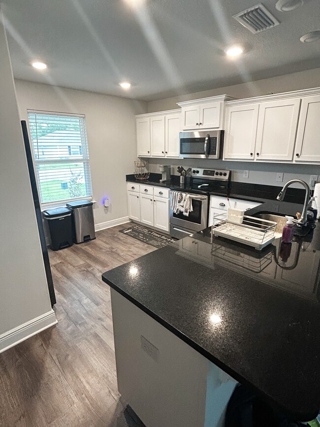 7077 Sonny Dr in Pensacola, FL - Building Photo - Building Photo