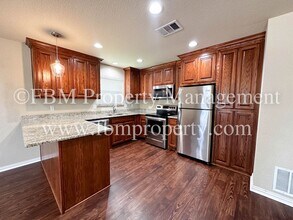 107 Casa Linda St in Ennis, TX - Building Photo - Building Photo