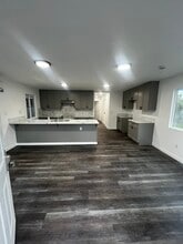 2116 Zoe Ave, Unit 2116.5 Zoe Ave. in Huntington Park, CA - Building Photo - Building Photo