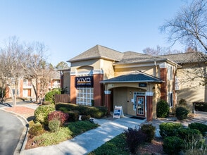 Vivo Living Arbor View in Charlotte, NC - Foto de edificio - Building Photo