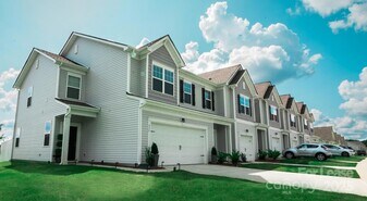 525 Wayforth Rd NW in Concord, NC - Building Photo