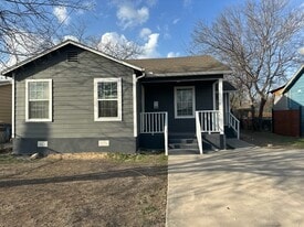 2025 Texas Ave, Unit Duplex in San Antonio, TX - Building Photo