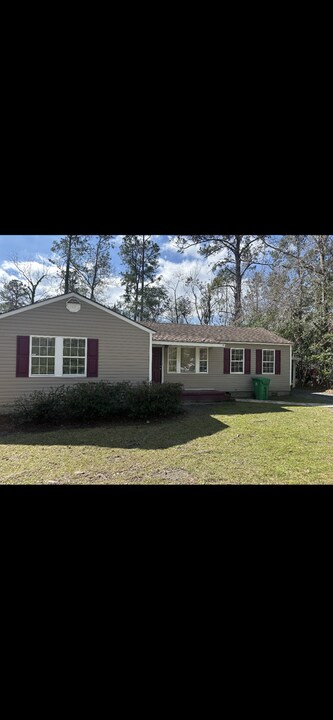 1716 Azalea Dr in Valdosta, GA - Building Photo