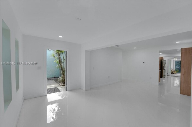 1137 SW 8th Ave in Fort Lauderdale, FL - Building Photo - Building Photo