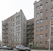 4334 49th St in Sunnyside, NY - Building Photo