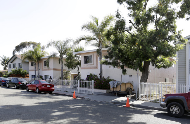 344 Garfield St in Oceanside, CA - Building Photo - Building Photo