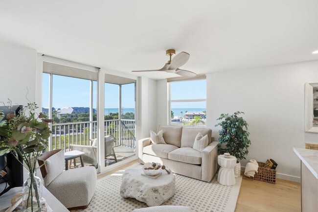 1030 Hickory Blvd, Unit SI FL5-ID1382968P in Bonita Springs, FL - Building Photo - Building Photo