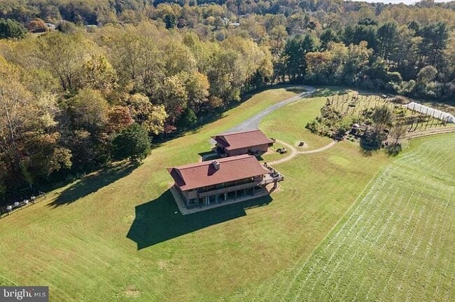 72 Jordans Rd in Amissville, VA - Foto de edificio - Building Photo