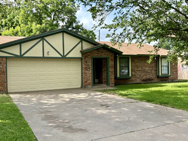 property at 2604 W Phelps St