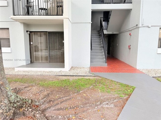 7200 NW 179th St in Hialeah, FL - Building Photo - Building Photo