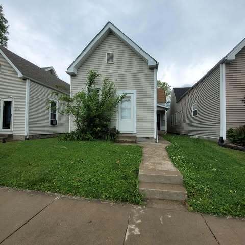 property at 2027 E Oak St