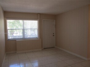 3500 Harrison St in Hollywood, FL - Building Photo - Building Photo
