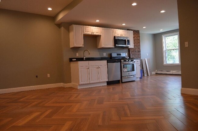 69 Webster St, Unit #3