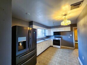 408 Clinton Rd in Harrisburg, PA - Building Photo - Building Photo