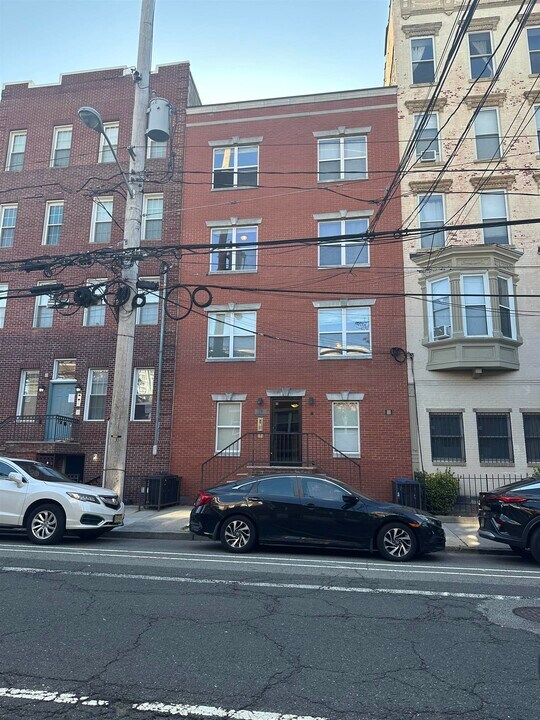 226 Madison St in Hoboken, NJ - Building Photo