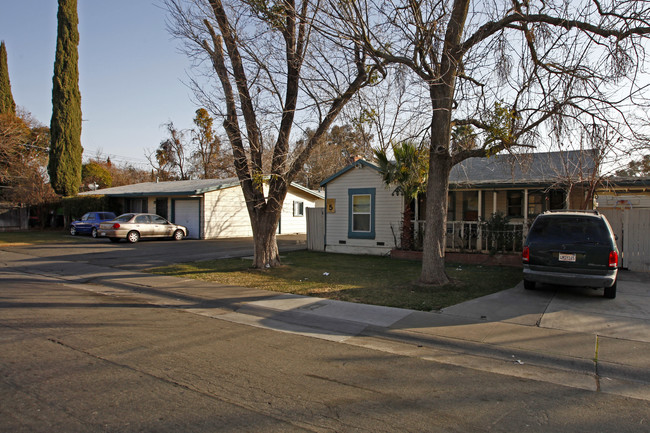 2624-2638 Fairfield St in Sacramento, CA - Foto de edificio - Building Photo