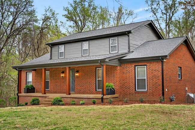 144 Choctaw Dr in Hendersonville, TN - Foto de edificio - Building Photo