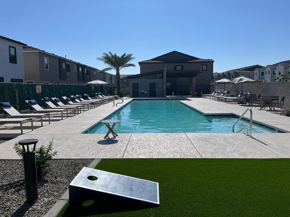 2837 W Eagle Talon Trail in Phoenix, AZ - Building Photo