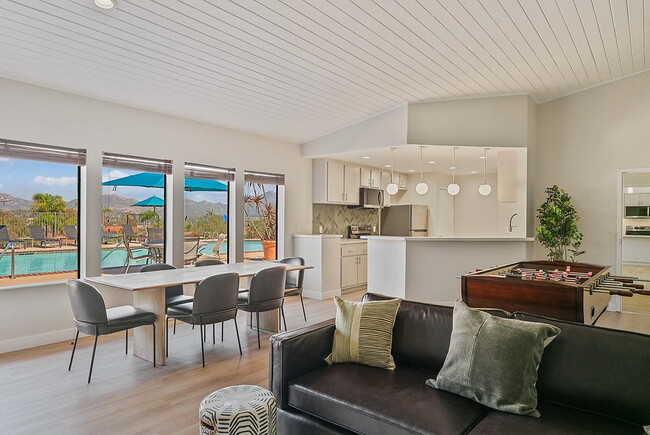 Bernardo Crest in San Diego, CA - Building Photo - Building Photo