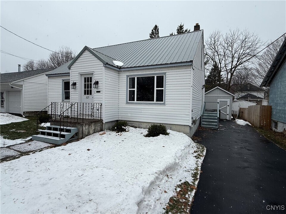 127 Wyoming Ave in Watertown, NY - Building Photo