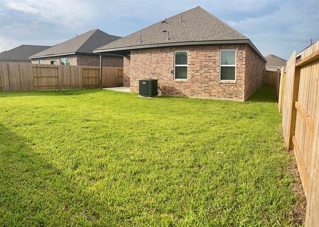 1031 Rosewood Trl in Beasley, TX - Building Photo - Building Photo