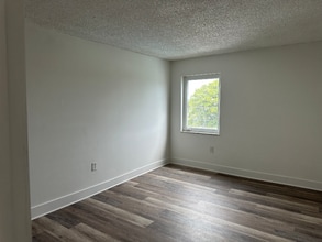 7901 Johnson St in Pembroke Pines, FL - Building Photo - Building Photo