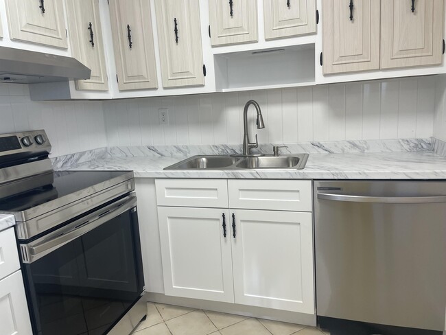 402 Monaco Ct in Delray Beach, FL - Building Photo - Building Photo