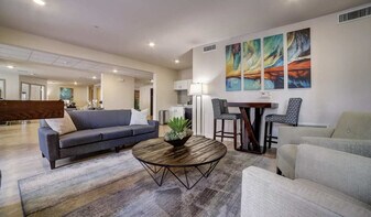 5423 N Loop 1604 W in San Antonio, TX - Building Photo