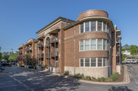 600 W Meadow St in Fayetteville, AR - Foto de edificio - Primary Photo