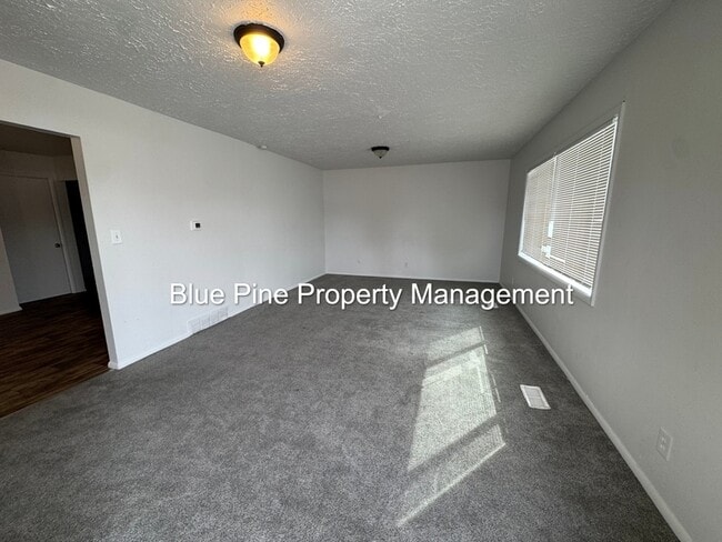 301 E 18th St in Idaho Falls, ID - Building Photo - Building Photo