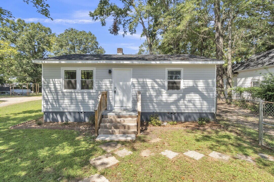 115 Peachtree St in Gaffney, SC - Building Photo