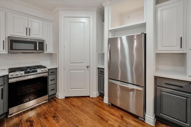 property at 119 Capetown Ln